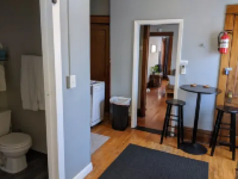 Great Uptown Apartment! Great Location!