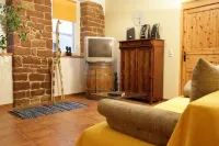 Lovingly Restored Apartment in the Middle of the City for 2 People.