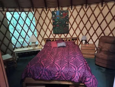 Relaxing FallCreek Vacation Yurt