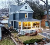 Historic Home w/ 2 King Beds Near Skiing & Downtown Wausau Hotel dekat Yawkey House Museum
