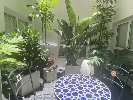 El Patio House. Natural style 3 min from the beach