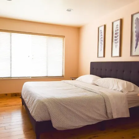Huge 8Br for 20+: 6 Kings, Hot Tub, Cinema, Arcade, Pool Table & Big Parking