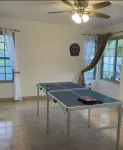 Family-sized home w/Pool & Direct Access to Park Các khách sạn gần DeVore Stadium