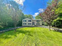HillTop Manor-Spacious 6BR+PS5+FirePit+Pool Table
