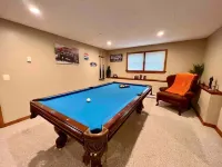 HillTop Manor-Spacious 6BR+PS5+FirePit+Pool Table