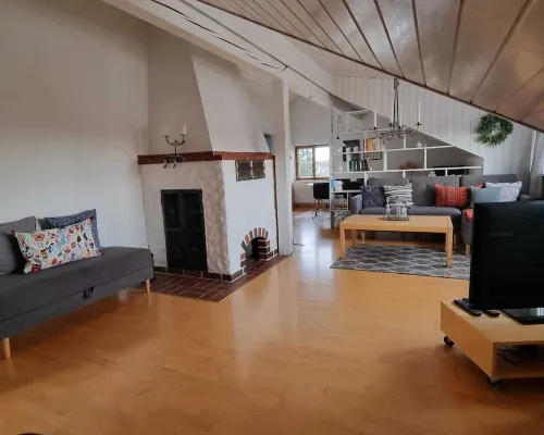 Gemütliche Dachgeschosswohnung bei Tutzing am Starnberger See Hotels in Tutzing