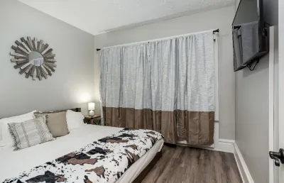 Remote Ready I 2 BR 1 BA Hotels near Jolly Cedar Sq