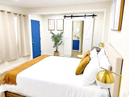 Santorini Haven: View,Stargazing,Pets friendly,BBQ,Large Deck Отели в г. Туэнтинайн-Палмс