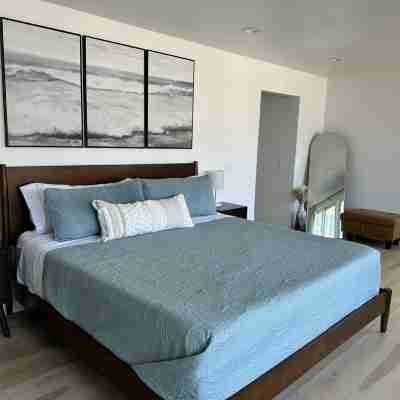 Catalina Dreamin' // Your Ultimate Island Getaway! // Remodeled 3 Bed + 2.5 Bath Rooms