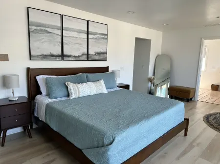 Catalina Dreamin' // Your Ultimate Island Getaway! // Remodeled 3 Bed + 2.5 Bath