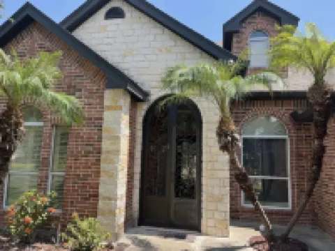 Pool/Kingbed/Awesome grill