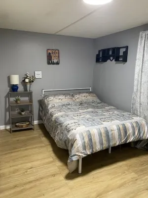 Less than 1 mile from Dale Hollow State Park Marina. Private pond for fishing. Hotels in Cumberland County