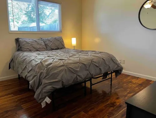 3B/1BA <1mi from Hospital w/ Self Check-in + Laundry