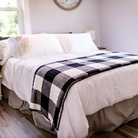 Hollow Hideaway is Just the Place if You Looking to Get Away and Relax.