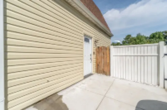 Guesthouse in ideal location with private entrance