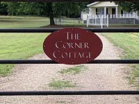 The Corner Cottage with Private Fishing Pond