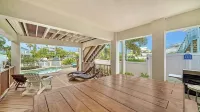 Heated Pool & Spa, Bay Views from 3 Stories, 5-Min Walk to Beach, Elevator