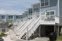 Cheerful 1BR on the Island w/ King Bed Hotels near Navarre Beach Sea Turtle Conservation Center