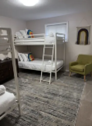 Alexandria VA Spacious, Family-Friendly 5Br Home Near DC