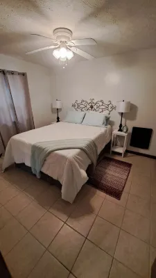 Serene Lakefront Cottage Home, relax and enjoy! Walk right to the water. Hotels in Breckinridge County