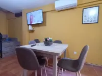 Casa de Alquiler Vacacional en el Centro Hotels in Candeleda