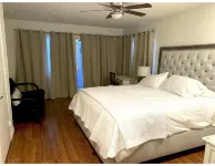 Silver Strand Beach Cottage Steps From the Sand 에어포트 셀프 스토리지 주변 호텔