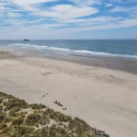 Bella Vita: 2 Bed 2 Bath: Beach: Fireplace: Pet-Friendly