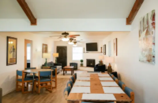 Escape to the Pointe - Superior Sunset views from spacious porch!