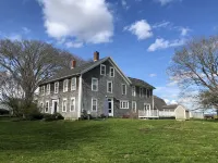 Beautiful Historic Home Hotels in Little Compton