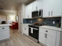 4 Bedroom-2 King Beds GREAT location, minutes to AT&T Stadium and DFW Airport! Отели в г. Юлесс