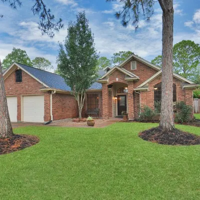 Cheerful Home in Clear Lake minutes from JSC/NASA Hotels near Space Center Houston