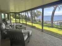 Charming 3-bedroom house in lovely Melbourne with WiFi, AC