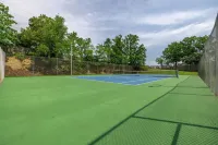 Lake Hamilton Hideaway