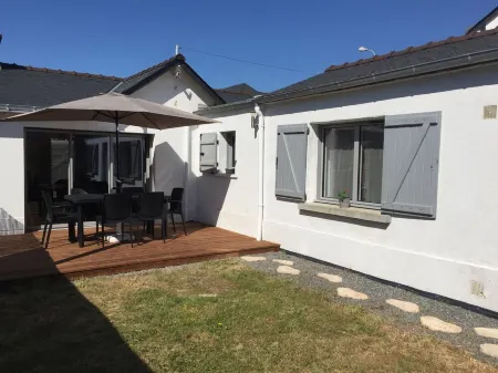 Charming renovated house Le Pouliguen Center. Everything on foot.