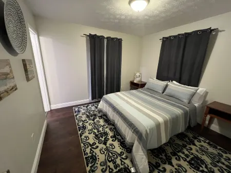 Modern & Convenient 3/2 Home