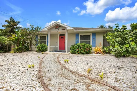 Bayshore Bungalow Отели в г. Нейплс