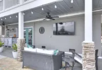 Lake Blackshear Getaway! Pool, BBQ, Firepit & WiFi