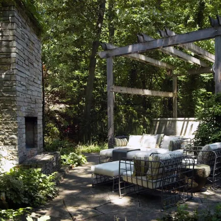 All 5 Star Reviews! Walk to Lake, Dining & Coffee. Private Hot Tub, Assoc Pool.