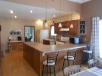 Beautiful Victorian, Newly refinished. Whole House sleeps 10