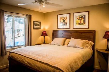 Little House on the Alley