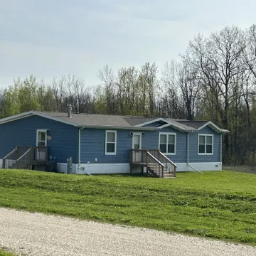 Lunker House By the Bay- Rural, Contemporary and Spacious-Moments from Downtown