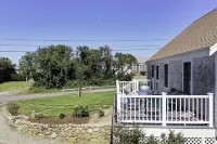 1 min walk to private beach-Linens included! Booking for 2025! New amenities!