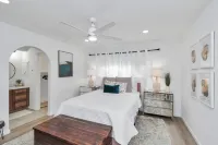 Beautiful VRBO Listing in Spring Branch Hotels near T-Mobile