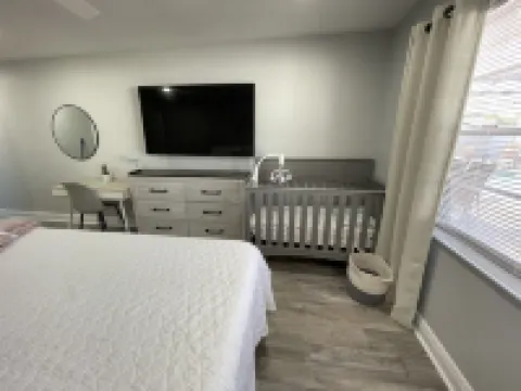 Paradise Palms Beach house with HEATED POOL🏖🌅🐬