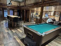 Pool Table! Pet Friendly! Lakeside!-Unique Getaway!