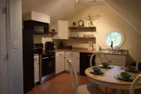 Quiet coastal retreat, minutes from Ocean City, MD, full kitchen.