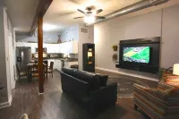 Head above Water - Downtown Chillicothe Hotels in Chillicothe