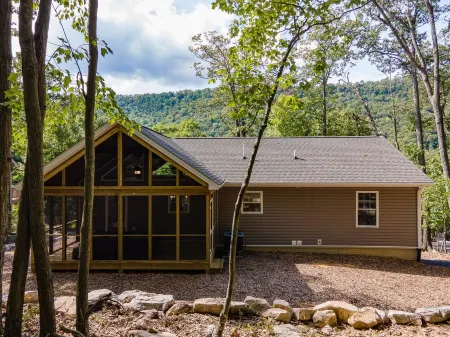 Stunning Luxury Home: Majestic Massanutten Views with New Hot Tub Отели в г. Массанаттен