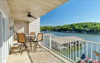 Fabulous & clean lake condo 2BD/2BA sleeps 8!