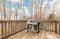 Lakeside Retreat Offering Serene Views, Water Adventures, and Lasting Memories! - シャレー